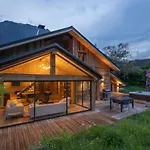 Eden Spacieux Vues Jacuzzi Cheminee Bbq Шале *